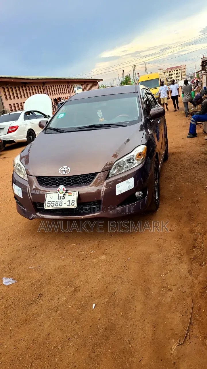 Toyota Matrix Hatchback FWD (1.8L 4cyl 5M) 2010 Burgundy