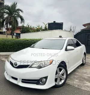 Toyota Camry SE 4dr Sedan (2.5L 4cyl 6A) 2014 White
