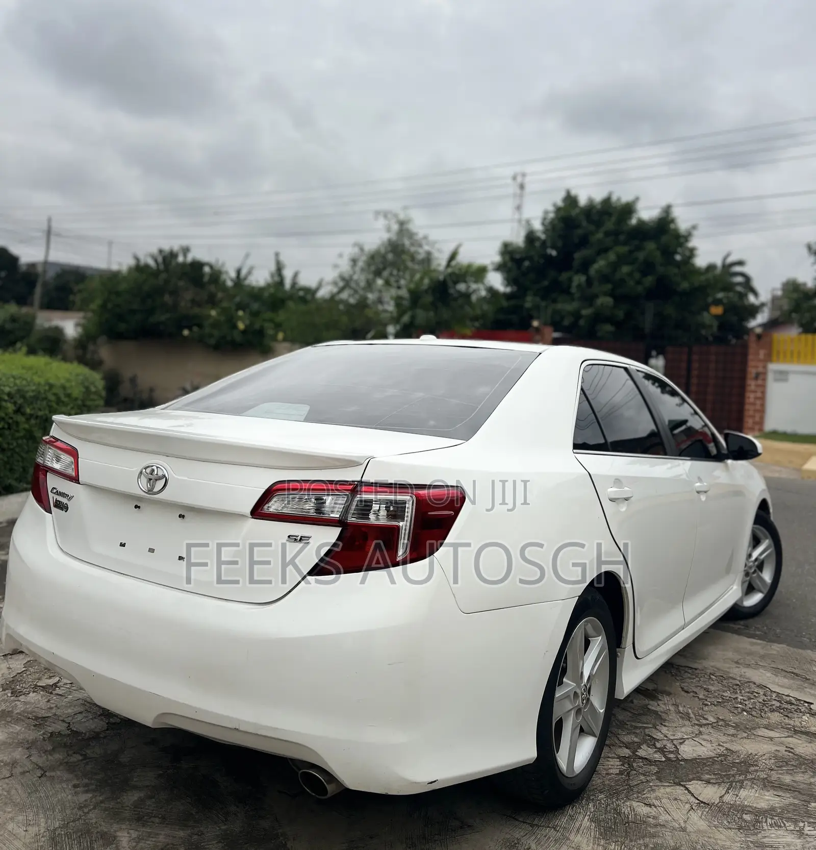 Toyota Camry SE 4dr Sedan (2.5L 4cyl 6A) 2014 White