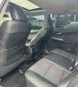 Toyota Camry SE 4dr Sedan (2.5L 4cyl 6A) 2014 White