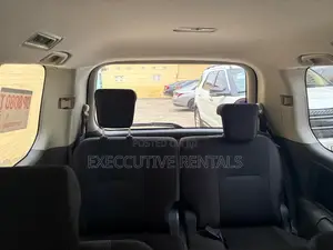 Toyota Voxy 2013 Silver