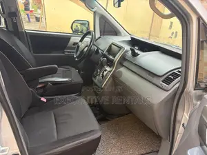 Toyota Voxy 2013 Silver