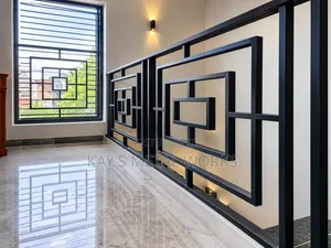 Modern Staircase Balustrade | Box Design Metal Railing