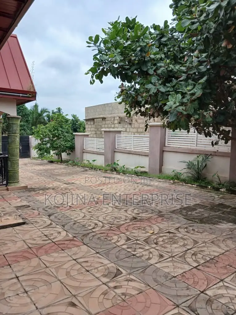 4bdrm House in Ejisu for sale