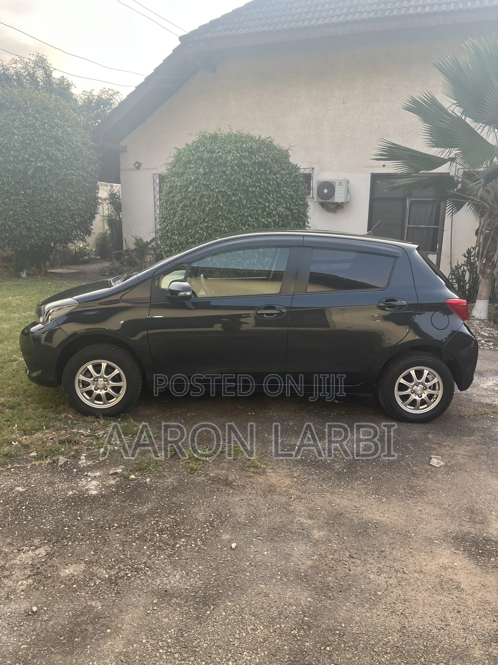 Toyota Vitz 1.3 FWD 3dr 2016 Black