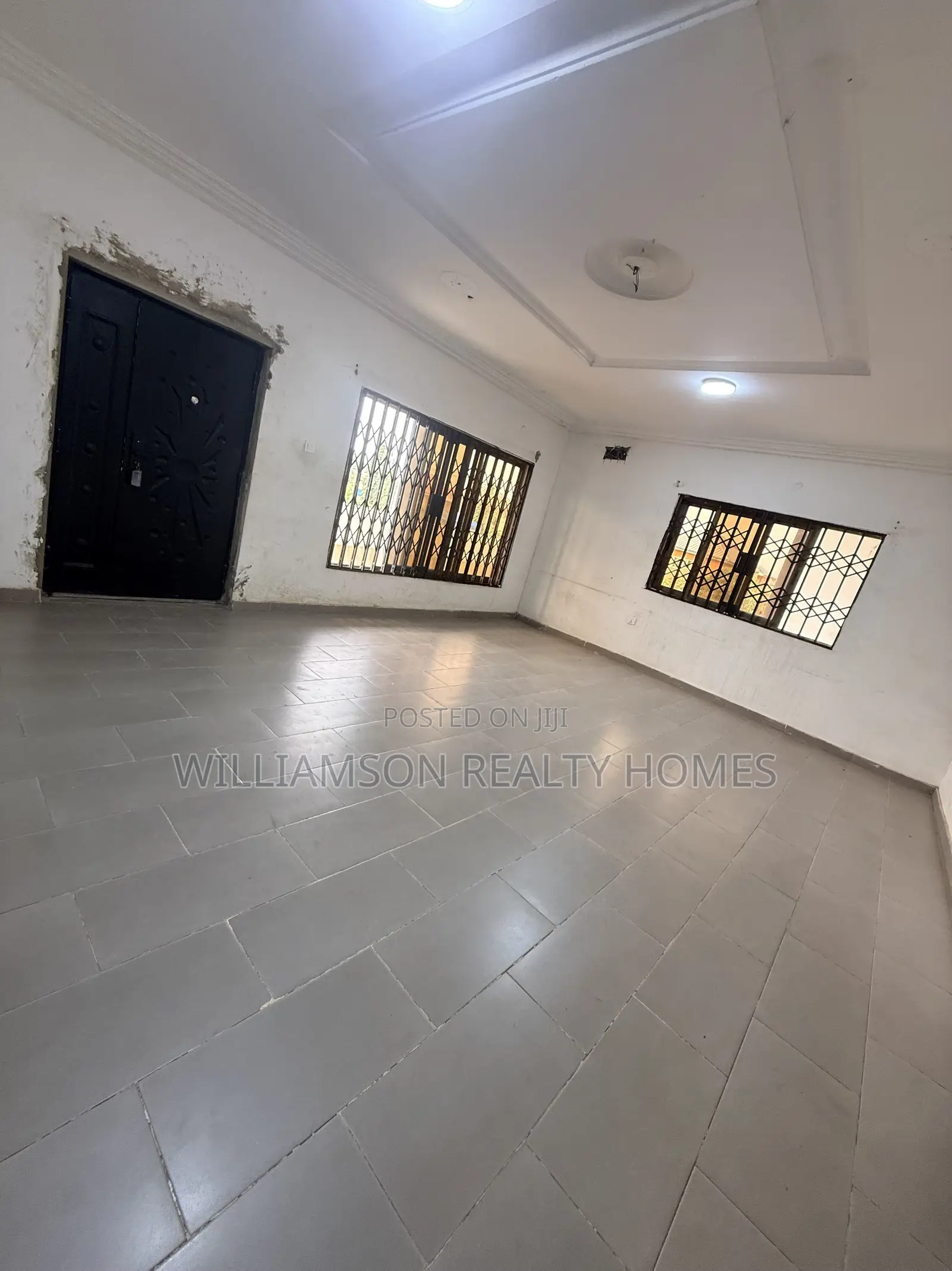 9bdrm House in Hfc Estate Area, Spintex for rent