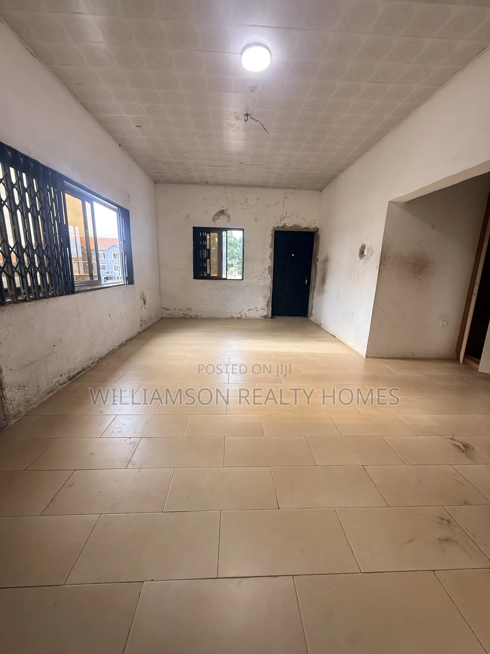 9bdrm House in Hfc Estate Area, Spintex for rent