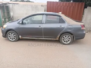 Toyota Yaris 2009 Gray