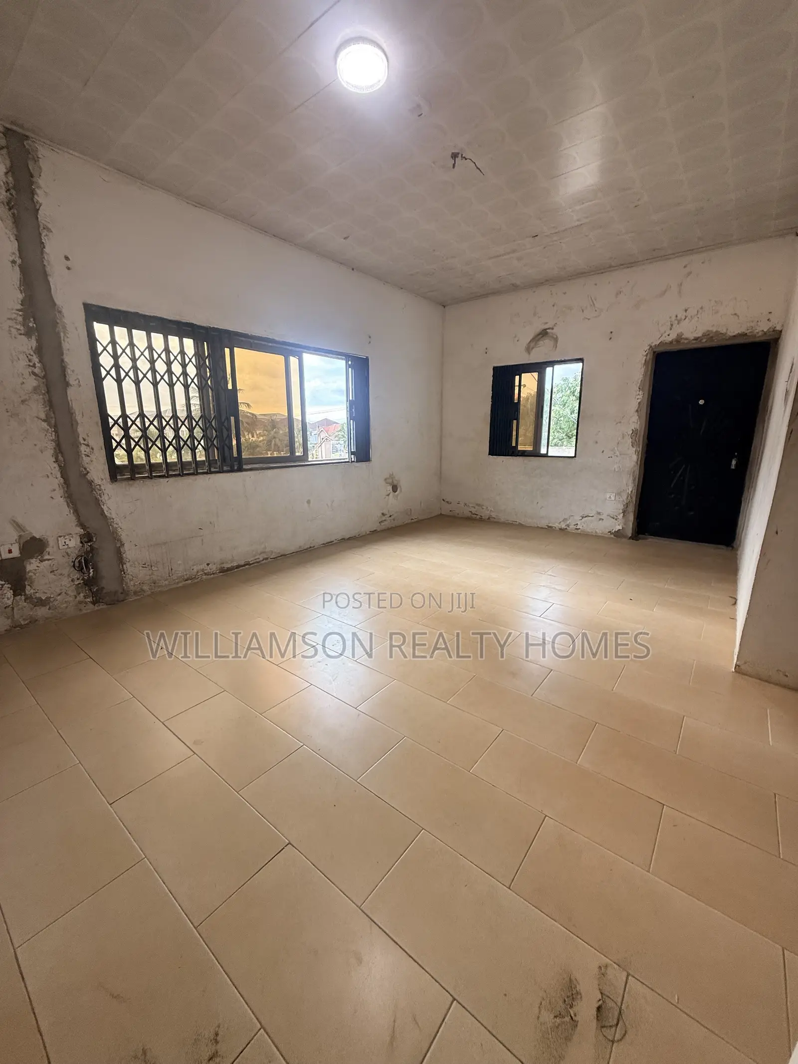 9bdrm House in Hfc Estate Area, Spintex for rent