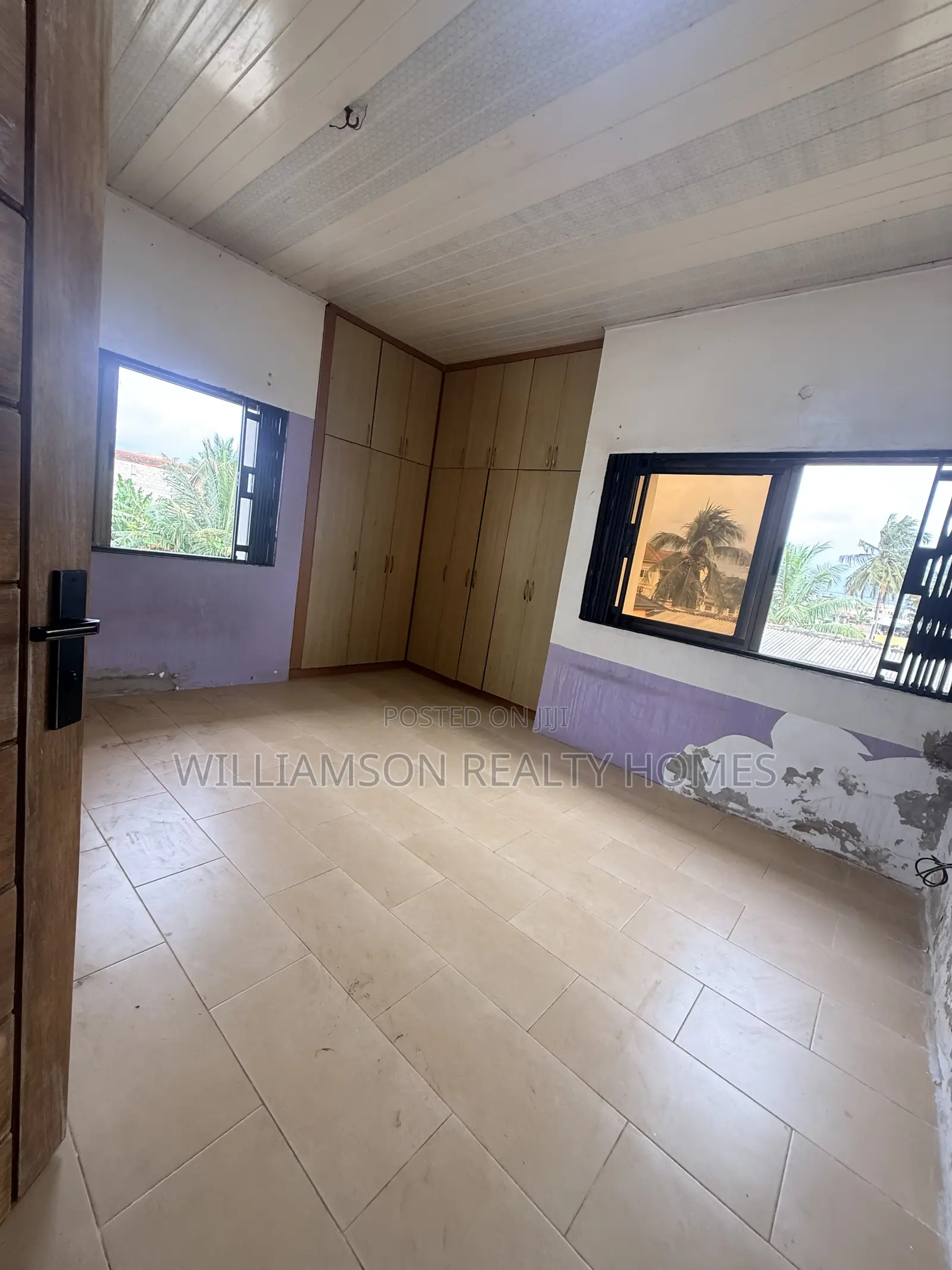 9bdrm House in Hfc Estate Area, Spintex for rent