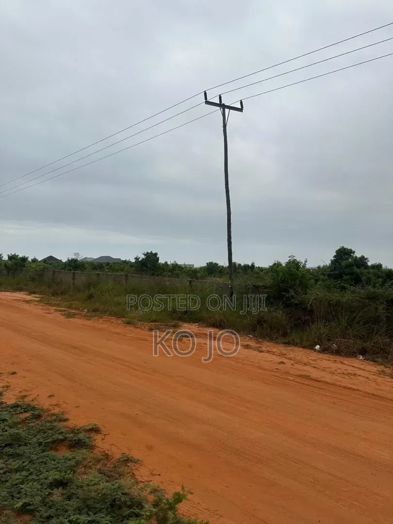 5 Acres of Registered Land
