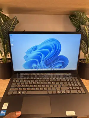 Laptop Lenovo V15 8GB Intel Core i5 SSD 512GB