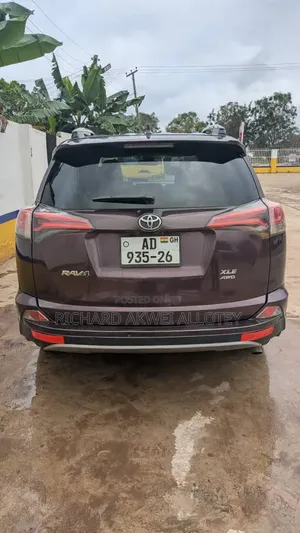 Toyota RAV4 XLE AWD (2.5L 4cyl 6A) 2017 Burgundy