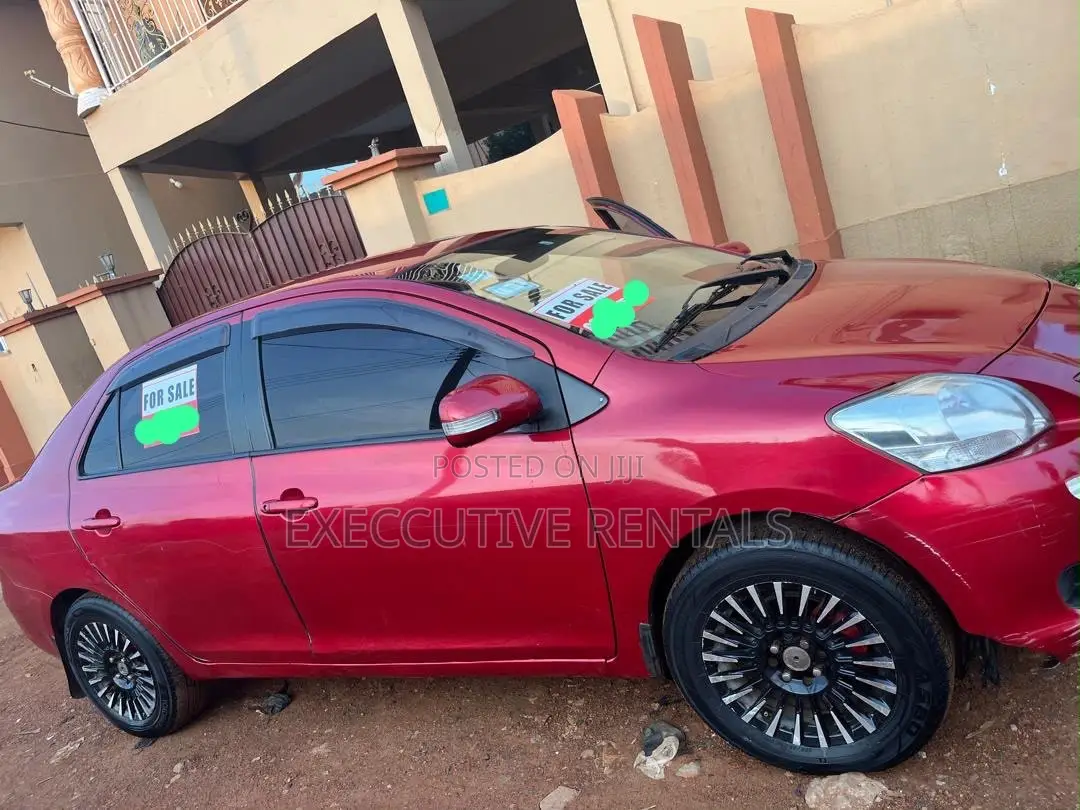 Toyota Belta 2011 Red