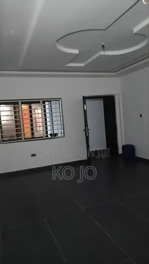 2bdrm Apartment in American House for rent