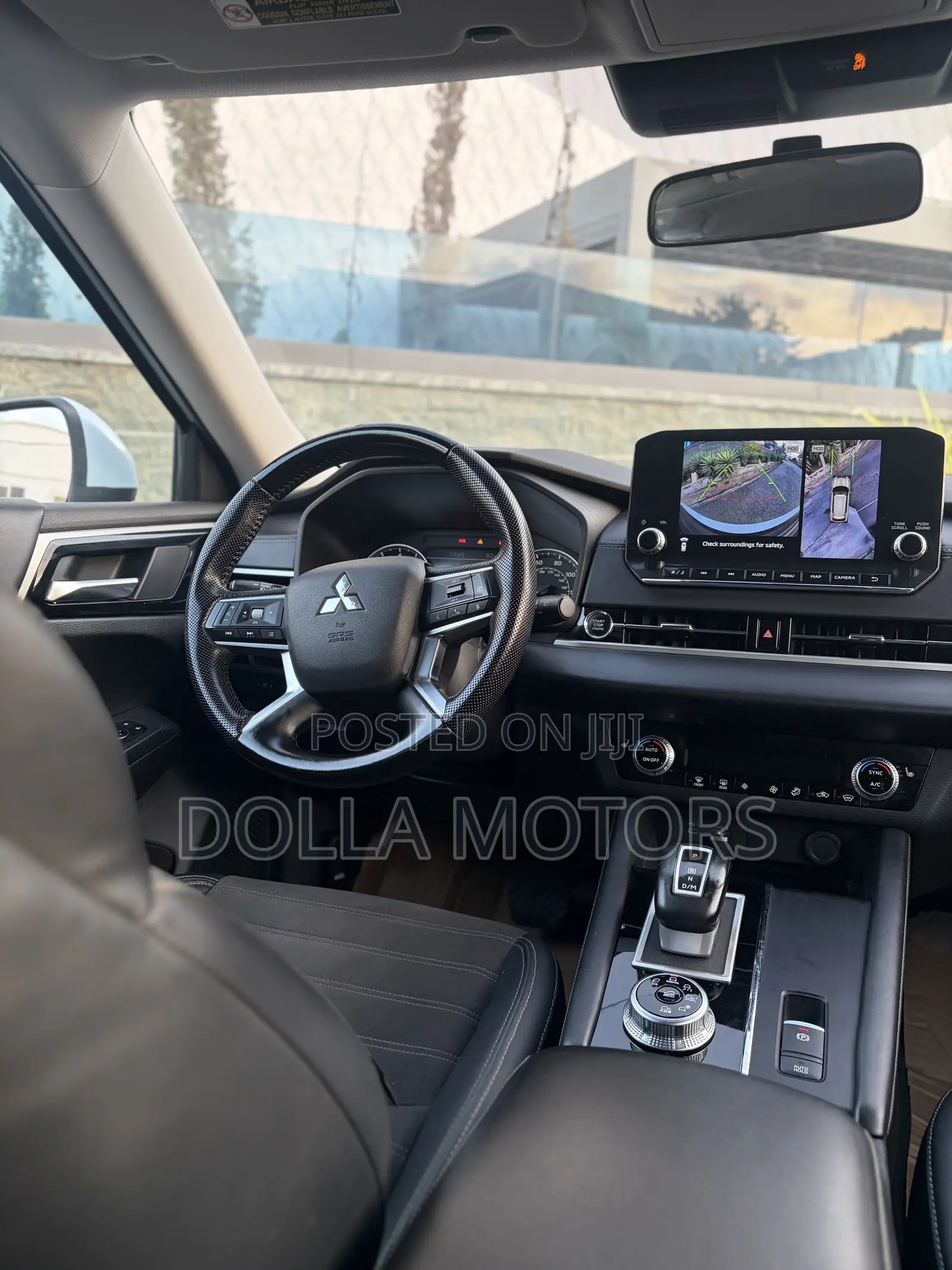 Mitsubishi Outlander 2023 White