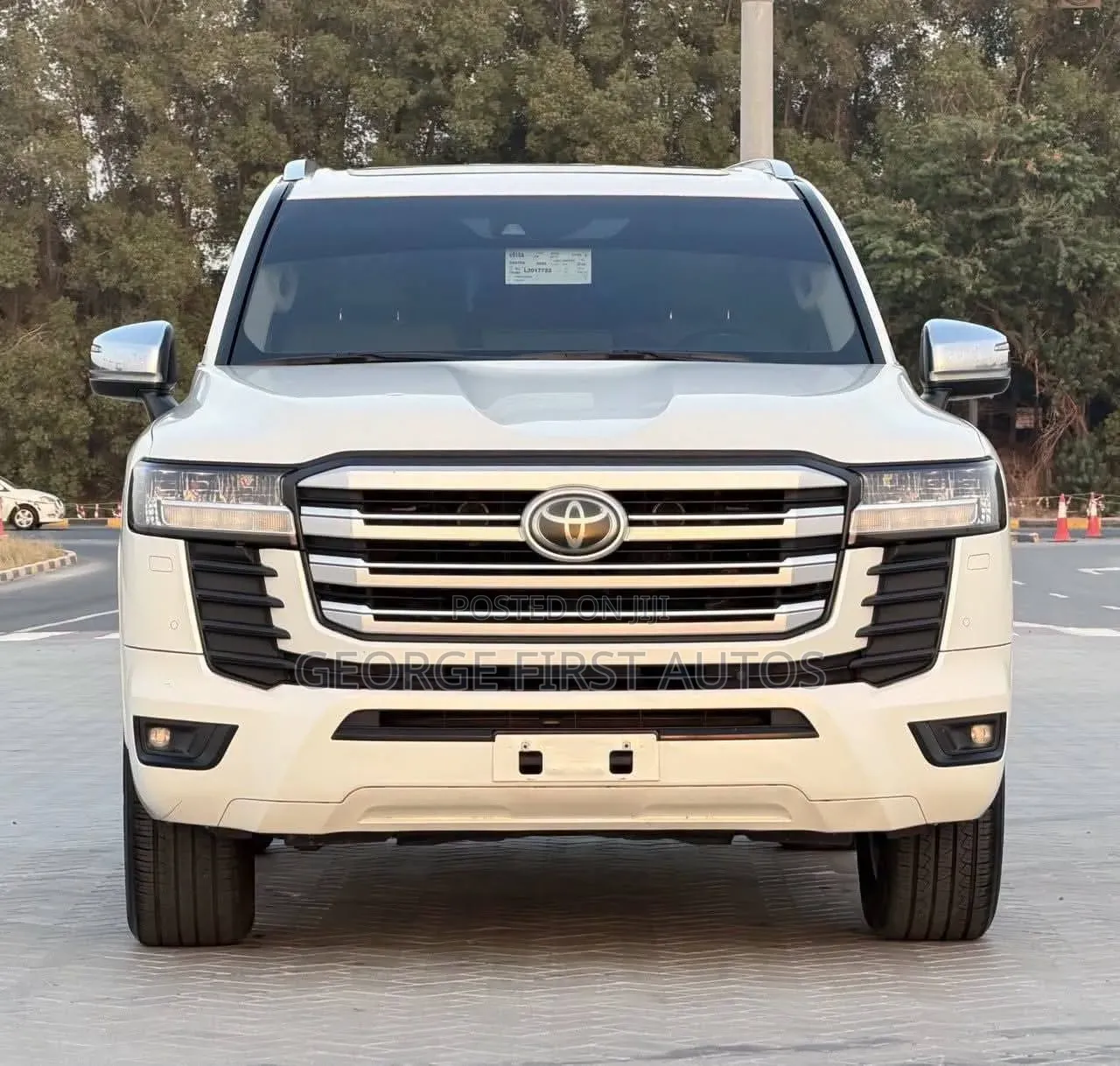 Toyota Land Cruiser LC300 2023 White