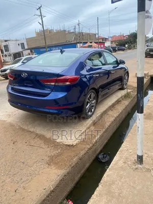 Hyundai Elantra Limited Sedan FWD (2.0L 4cyl 6A) 2017 Blue