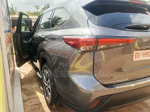 Toyota Highlander 2021 Gray