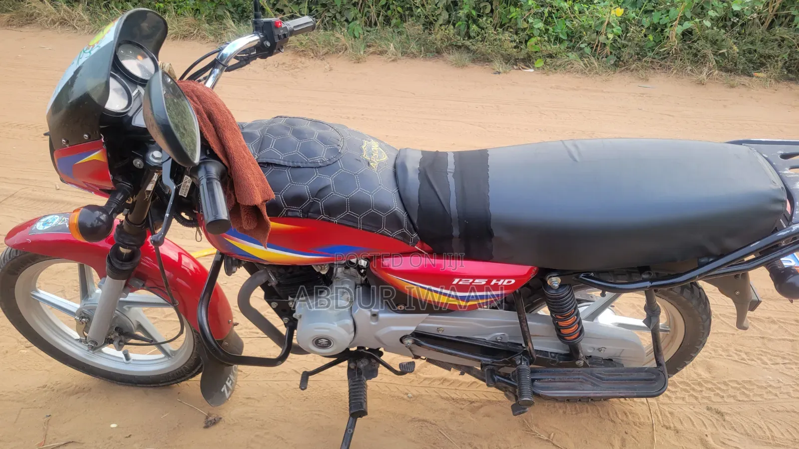 Bajaj Boxer 125 2026 Red