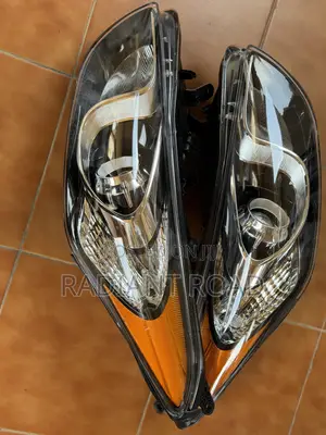 Hyundai Elantra GT Headlights