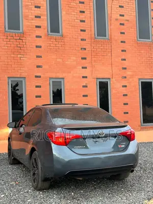 Toyota Corolla 2017 Blue