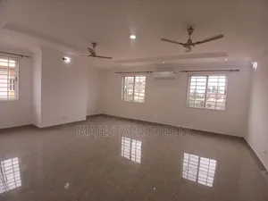3bdrm House in Batsona, Baatsona Total for rent