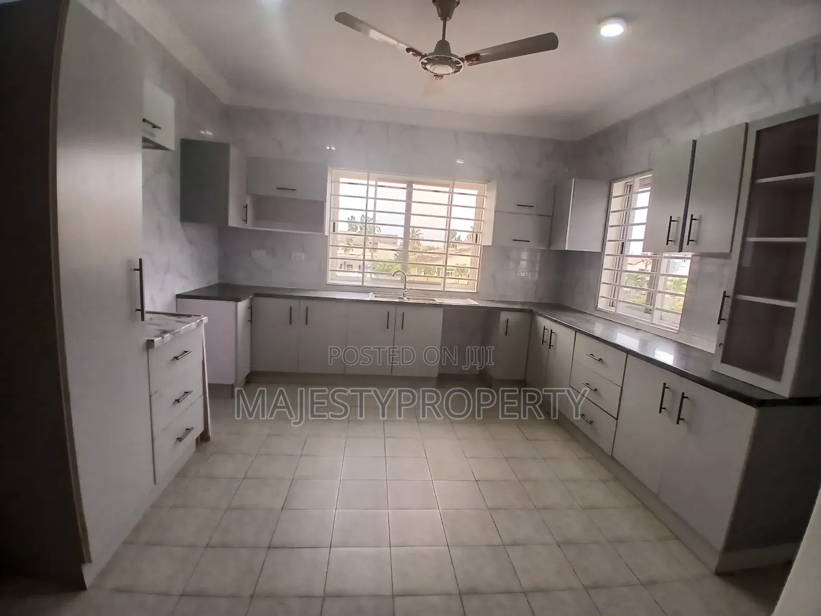3bdrm House in Batsona, Baatsona Total for rent