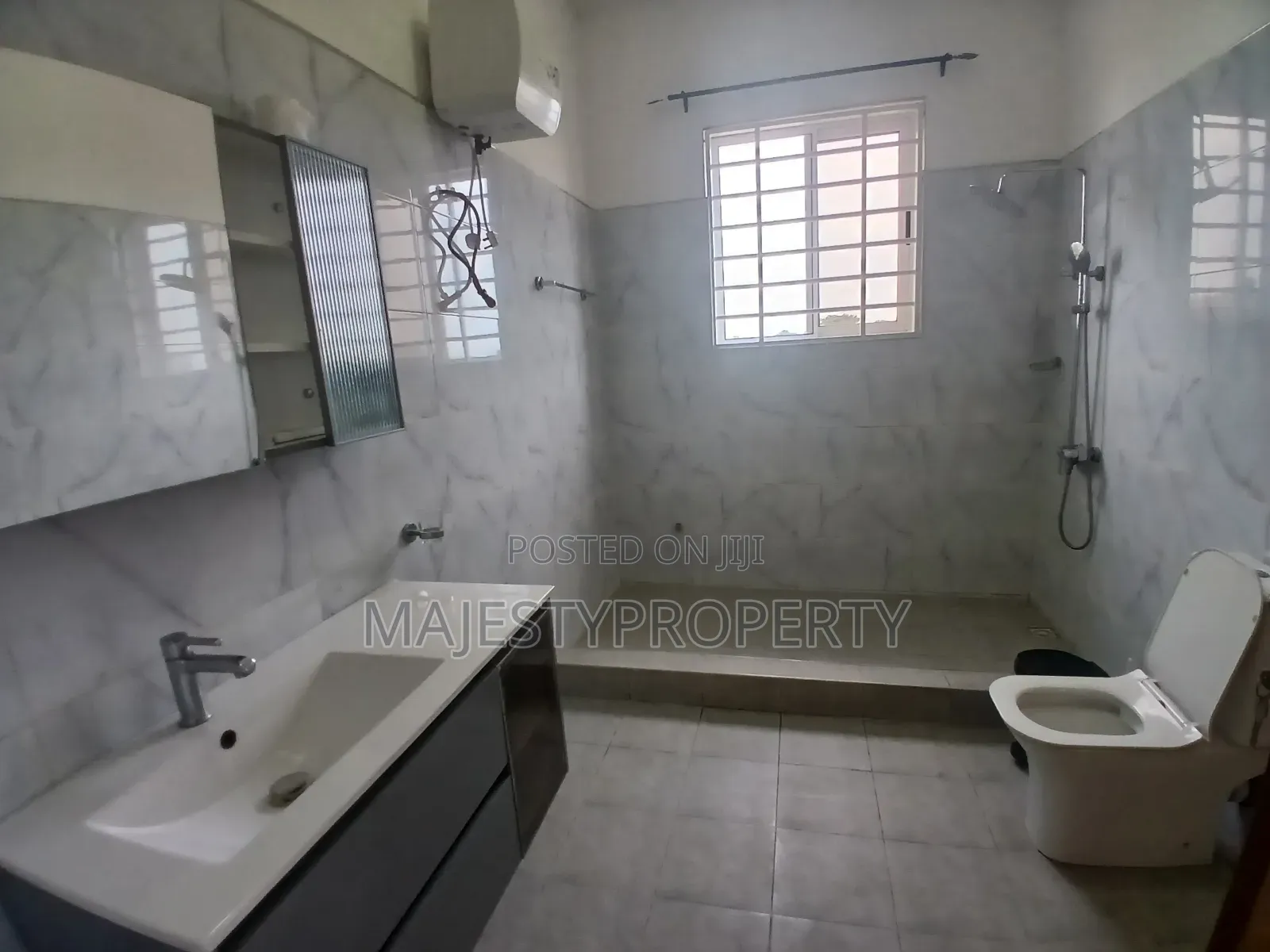 3bdrm House in Batsona, Baatsona Total for rent