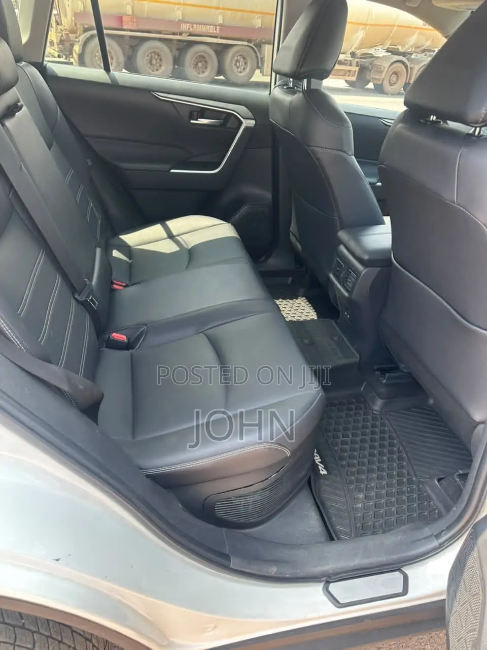 Toyota RAV4 XLE 2025 White
