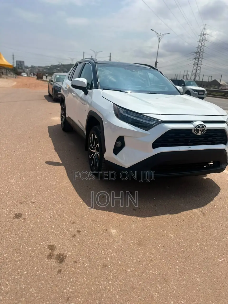 Toyota RAV4 XLE 2025 White