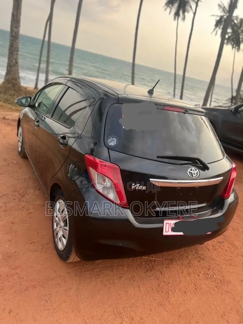 Toyota Vitz 2013 Black
