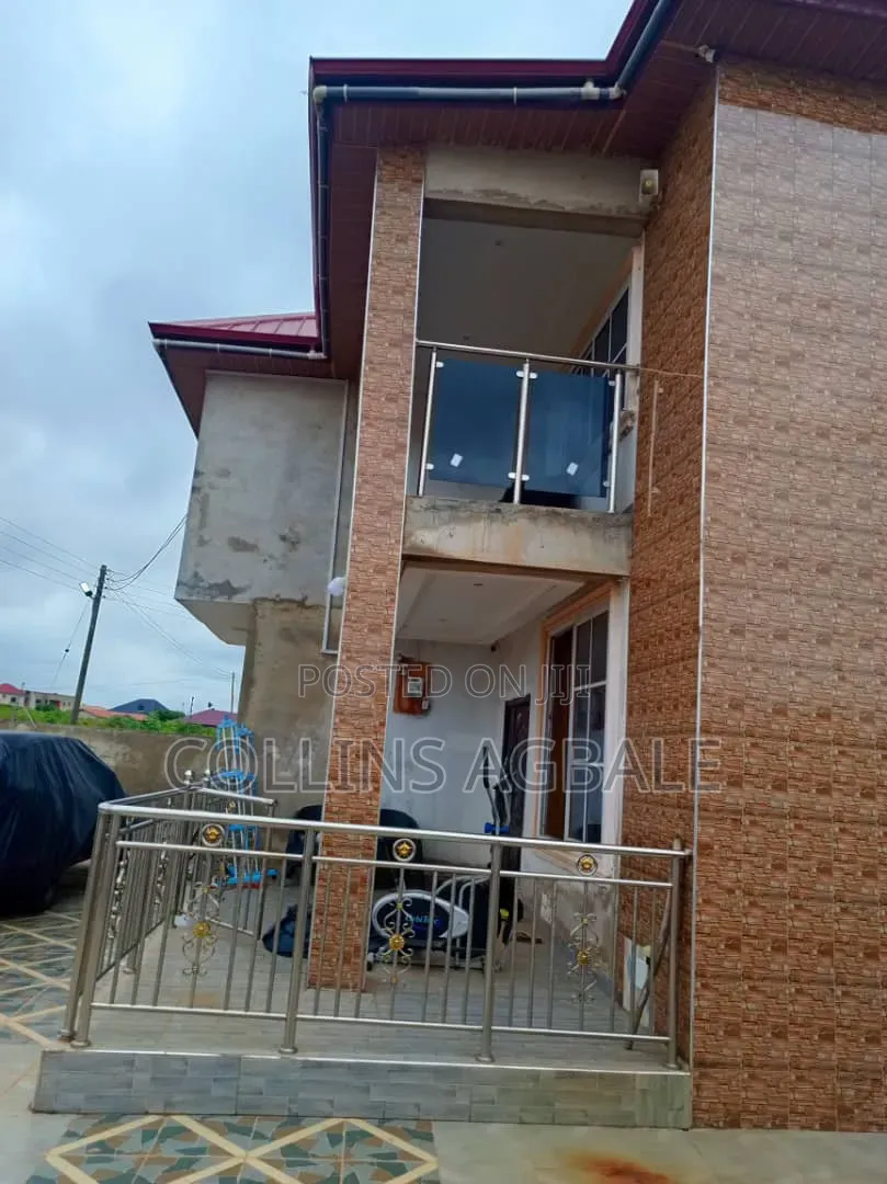 Furnished 5bdrm Duplex in Haven Gate, Appolonia City for sale