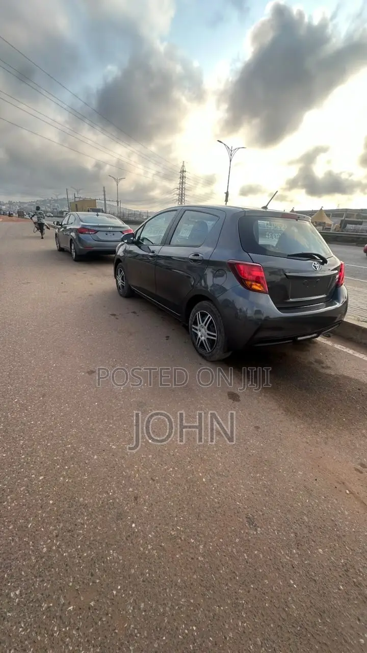 Toyota Yaris LE Hatchback 5dr 2016 Black