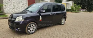 Toyota Sienta 2013 Brown