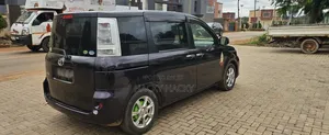 Toyota Sienta 2013 Brown