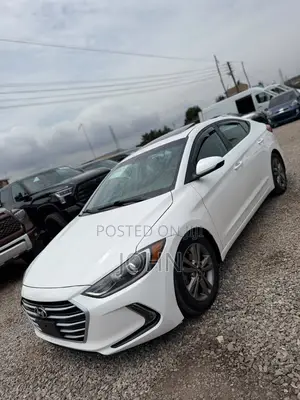 Hyundai Elantra SE Sedan FWD (2.0L 4cyl 6M) 2017 White