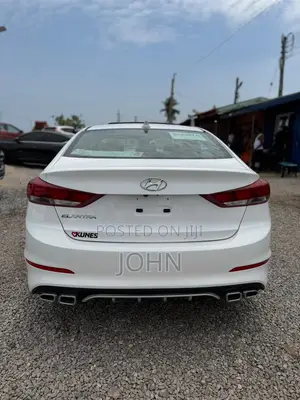 Hyundai Elantra SE Sedan FWD (2.0L 4cyl 6M) 2017 White
