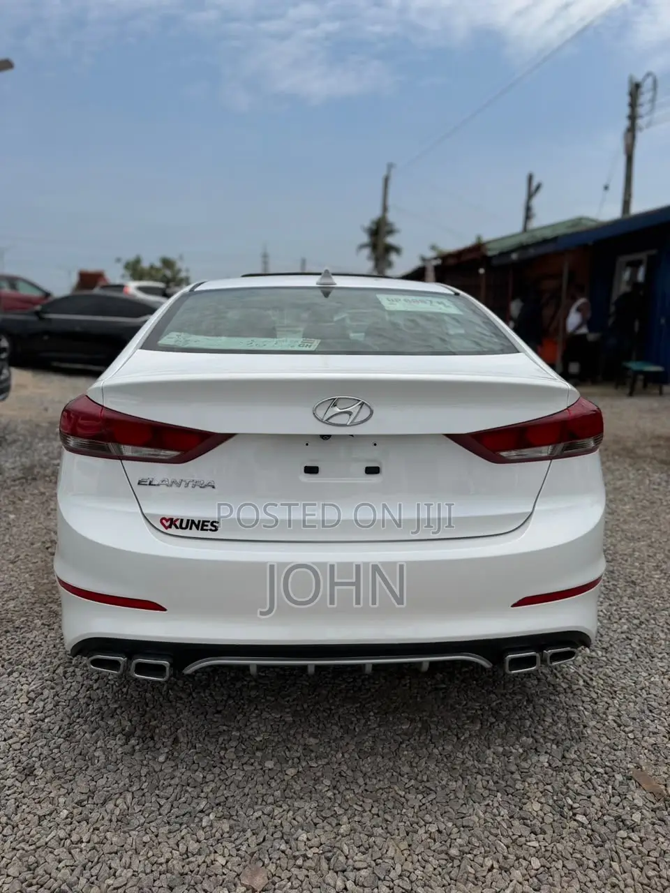 Hyundai Elantra SE Sedan FWD (2.0L 4cyl 6M) 2017 White