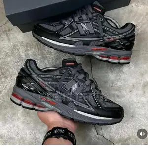 Original New Balance 1906 Sleek Black