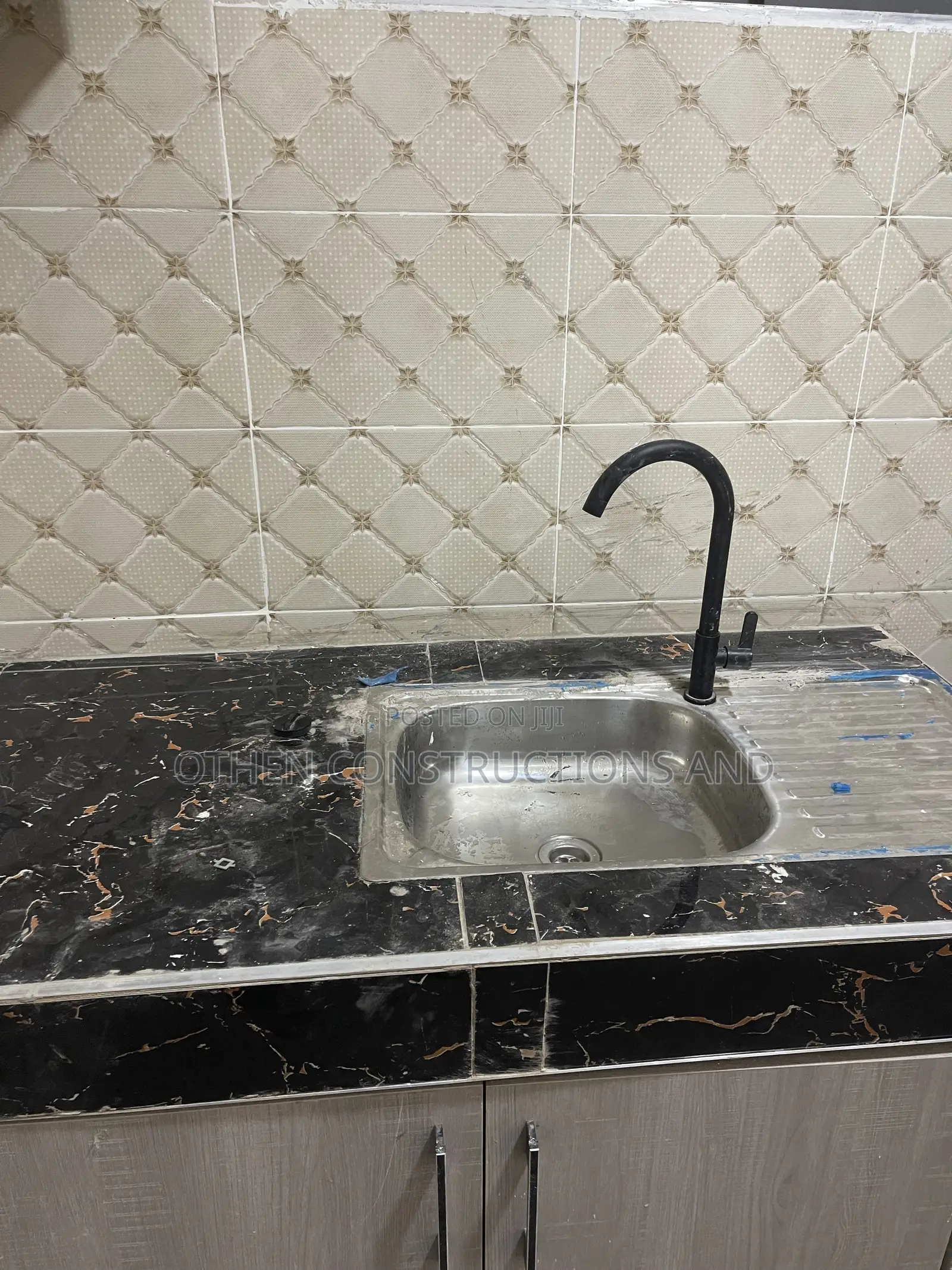 1bdrm Apartment in Othen Estate Consult, Israel Park for rent