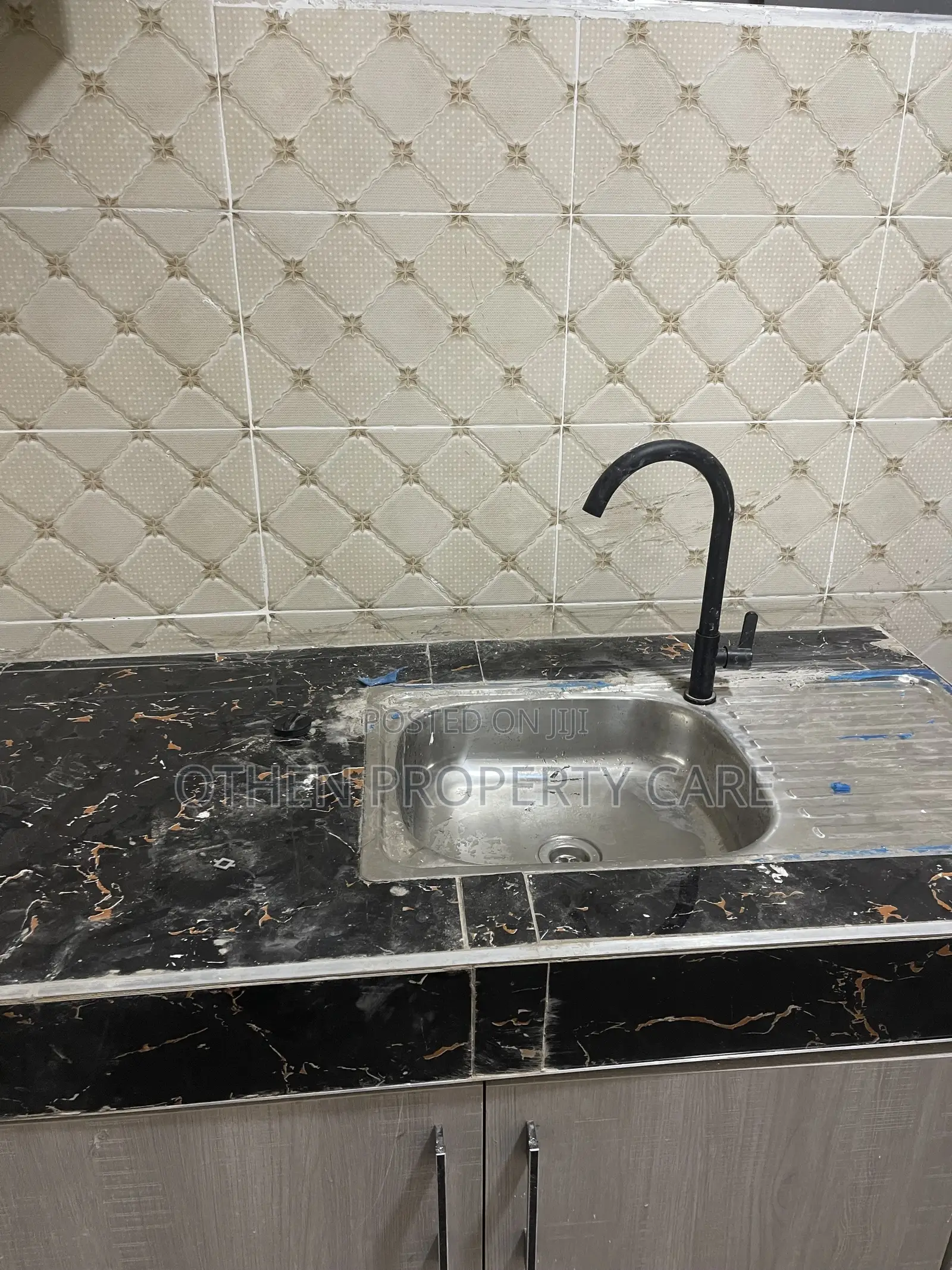 1bdrm Apartment in Othen Estate Consult, Israel Park for rent