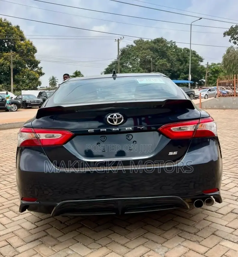 Toyota Camry SE FWD 2020 Black