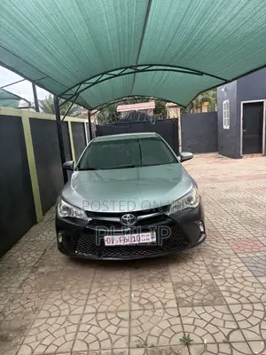 Toyota Camry 2017 Silver