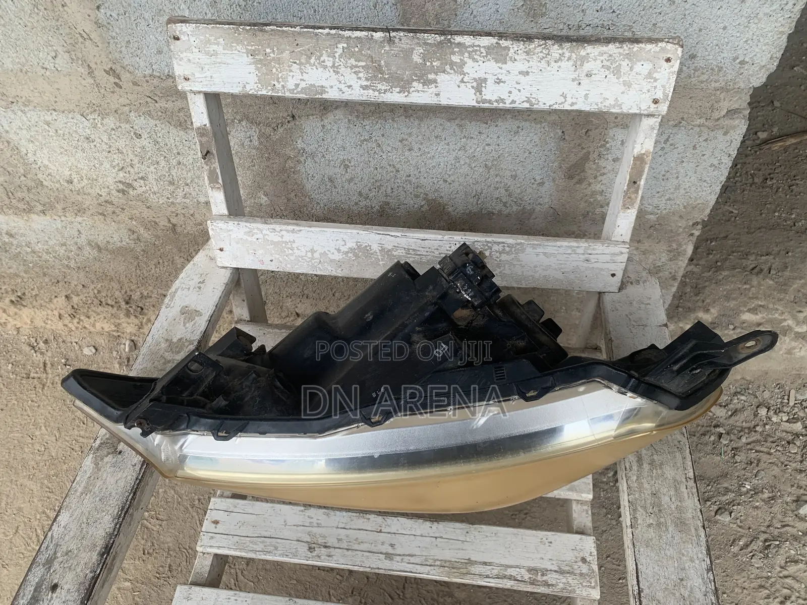 Original 2012 Toyota Vitz HeadLights (Right )