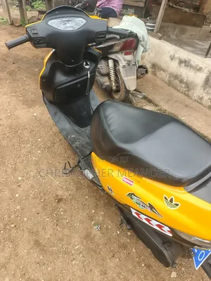 Motorcycle 2023 Yellow