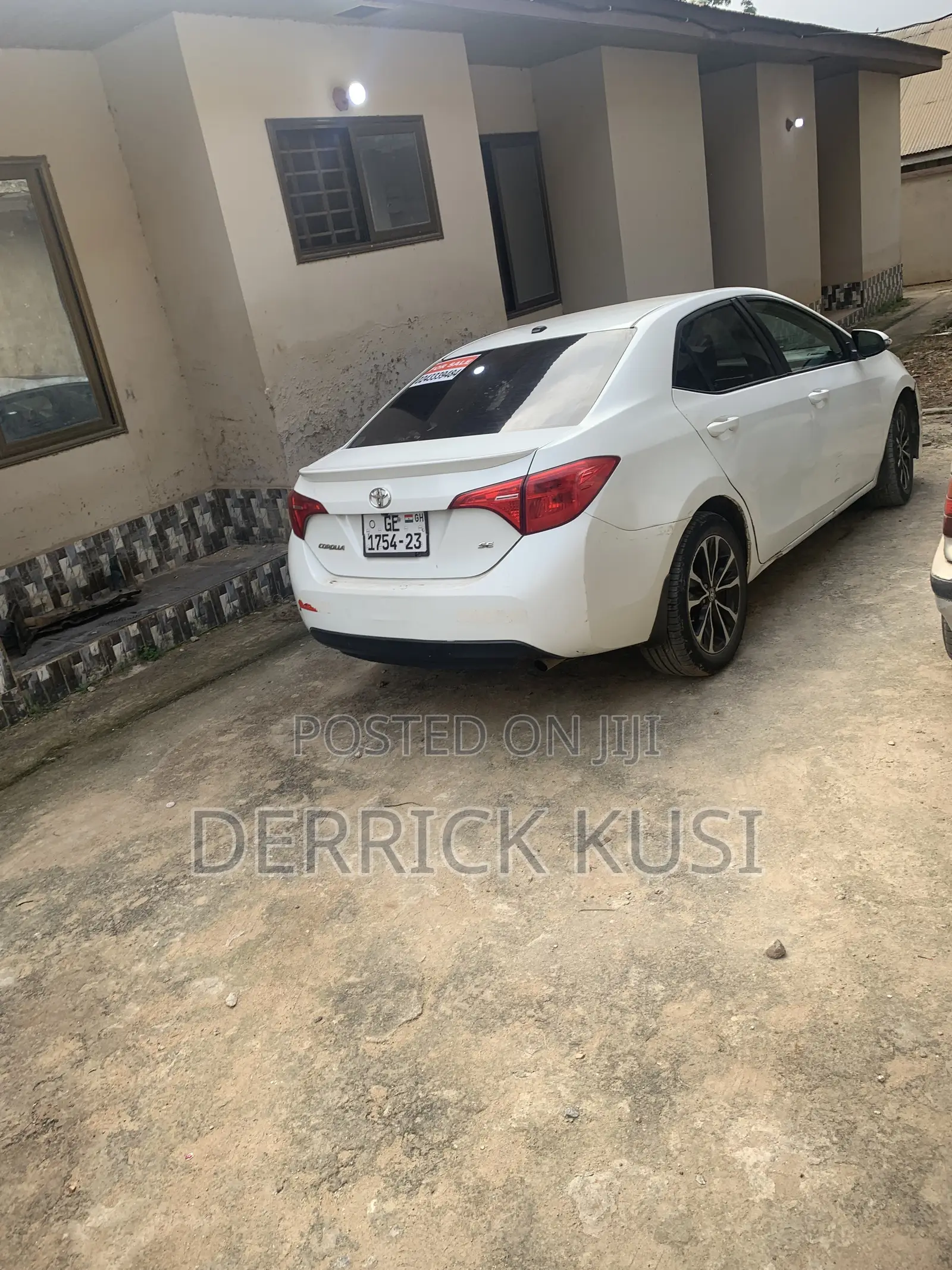 Toyota Corolla SE 4dr Sedan (1.8L 4cyl CVT) 2017 White