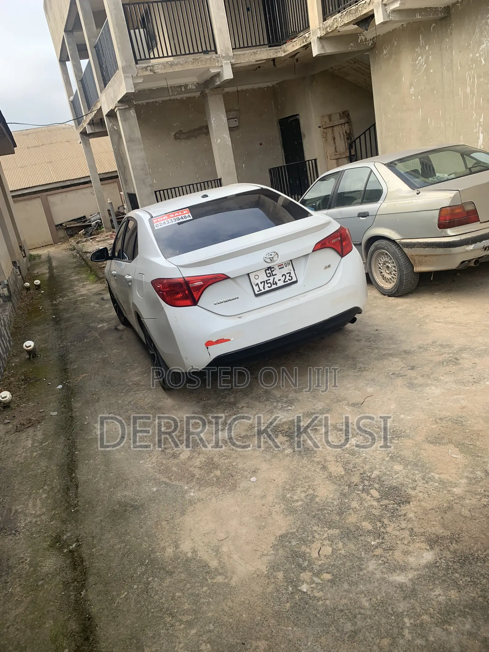 Toyota Corolla SE 4dr Sedan (1.8L 4cyl CVT) 2017 White