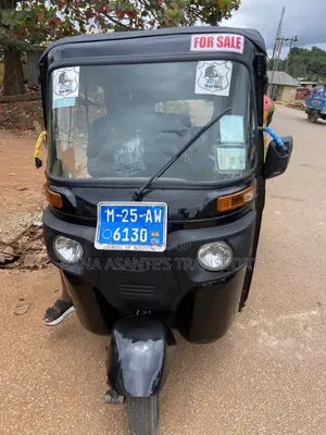 Bajaj RE 2025 Black