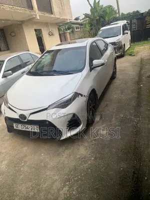 Toyota Corolla SE 4dr Sedan (1.8L 4cyl CVT) 2017 White